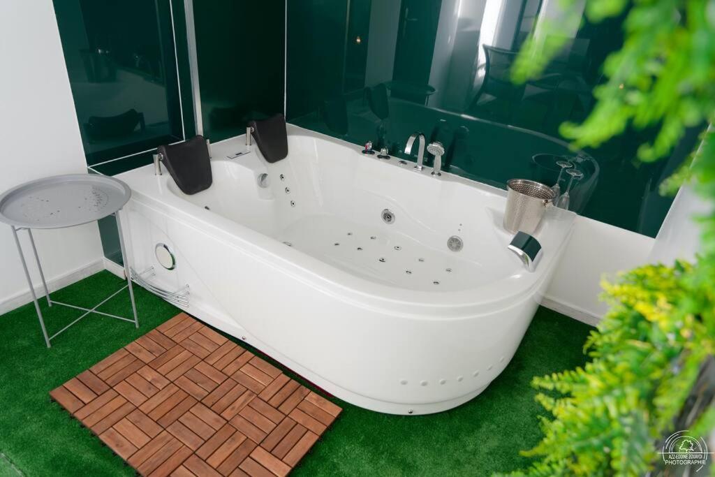 Suite Le Loft & Garden Et Spa By Nancyintimelounge Екстериор снимка